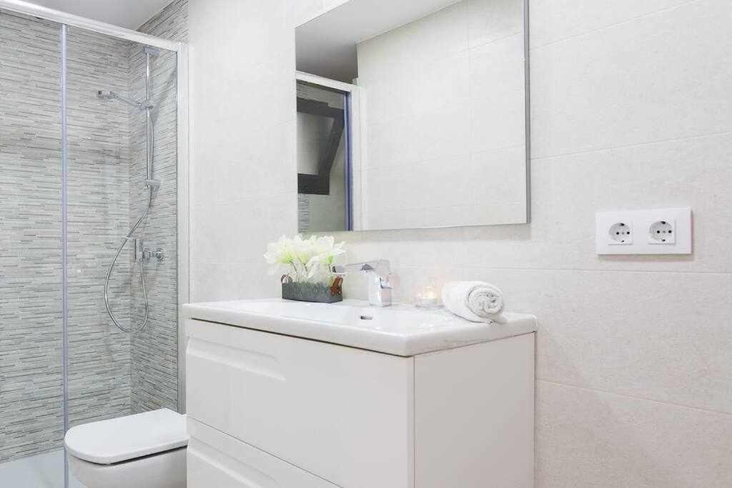 Apartamento Para 4 Con Terraza En El Centro Girona Zewnętrze zdjęcie